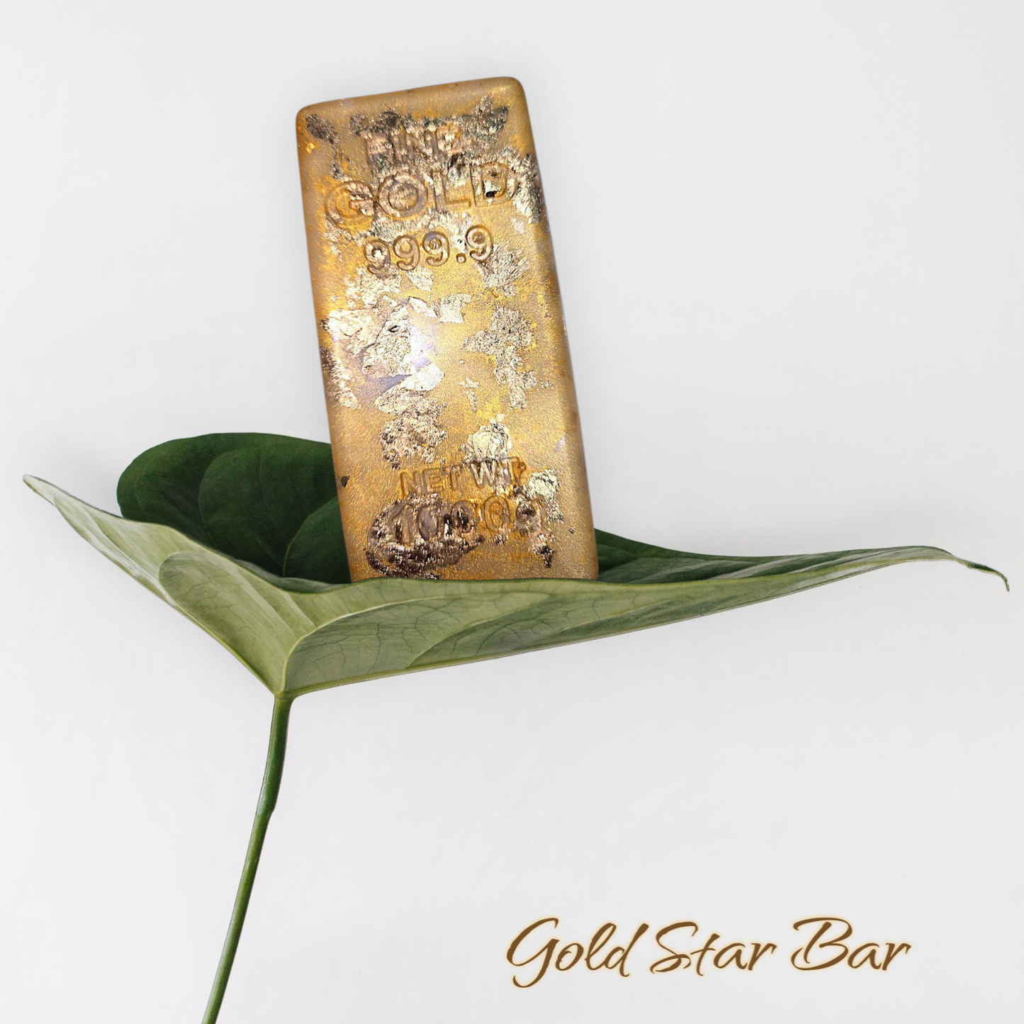 Gold Star Bar soap with vegan formula and moisturizing properties for all skin types.
