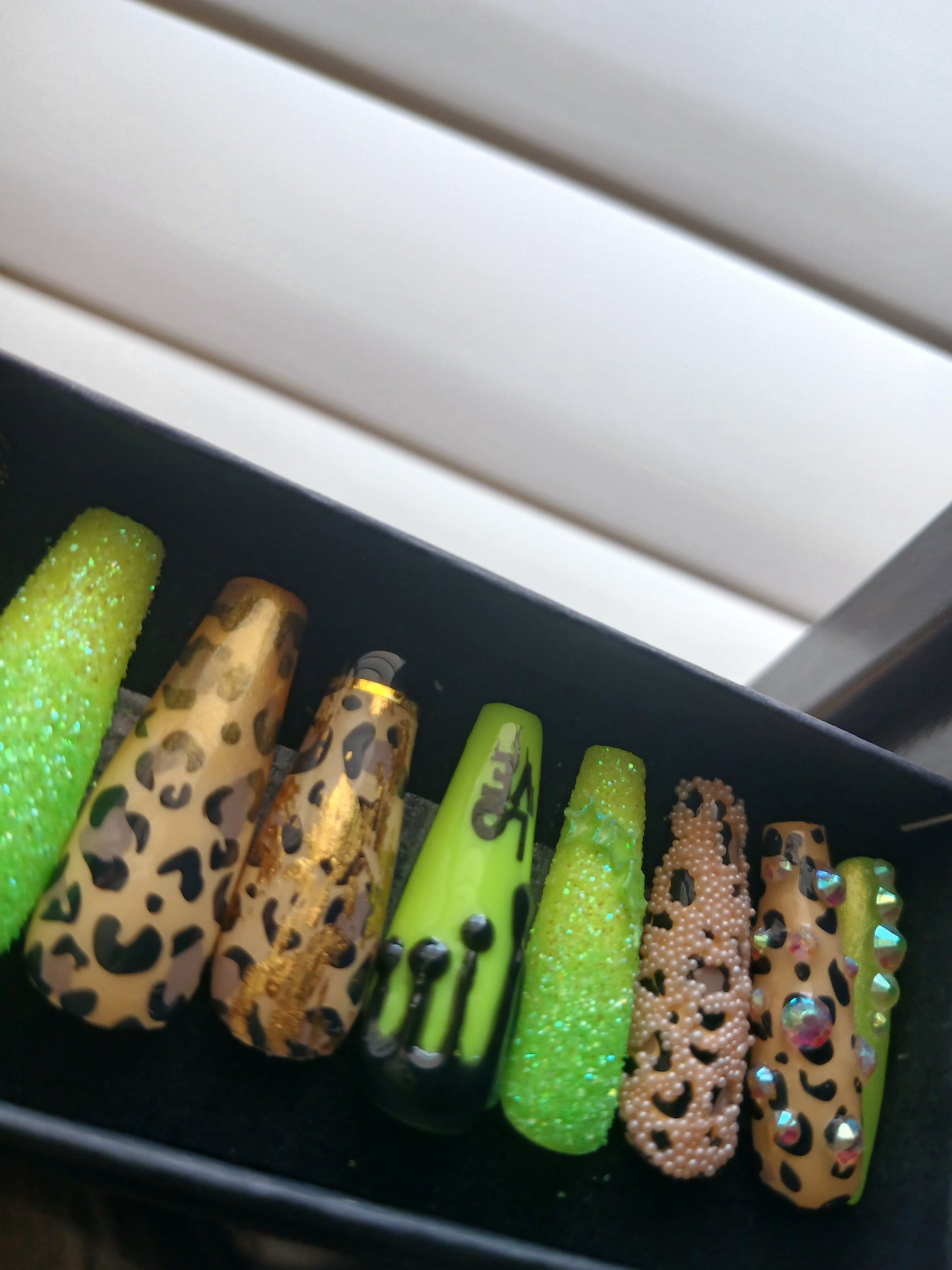 Starriel Nails