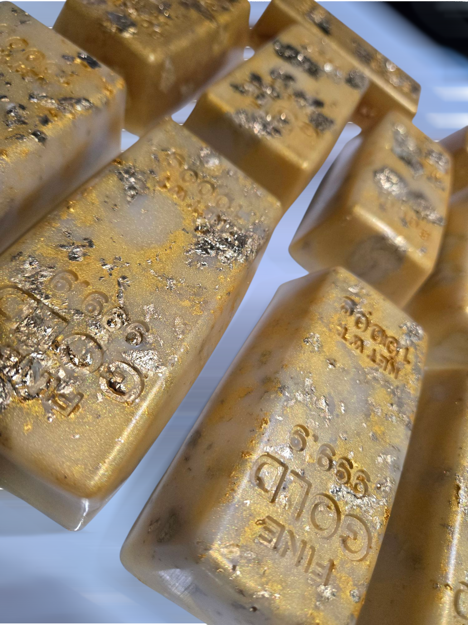 Luxurious Gold Star Bar soap with vegan formula and hydrating properties.