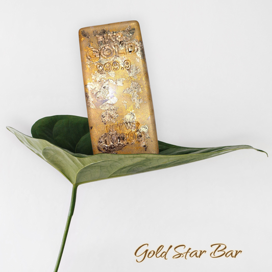 Gold Star Bar soap with vegan formula and moisturizing properties for all skin types.
